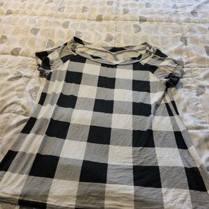 Women’s Black and White Buffalo Plaid Short-Sleeve Top